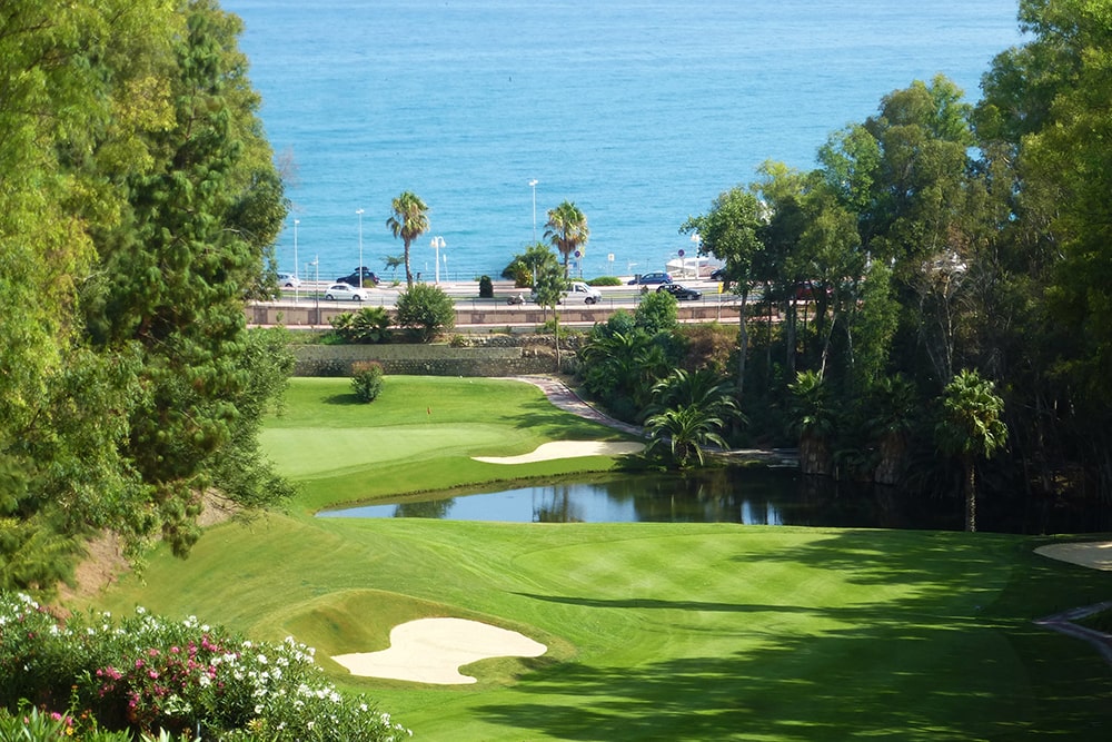 Golf Torrequebrada in Benalmádena met zeezicht, op korte afstand van Blossom Hills